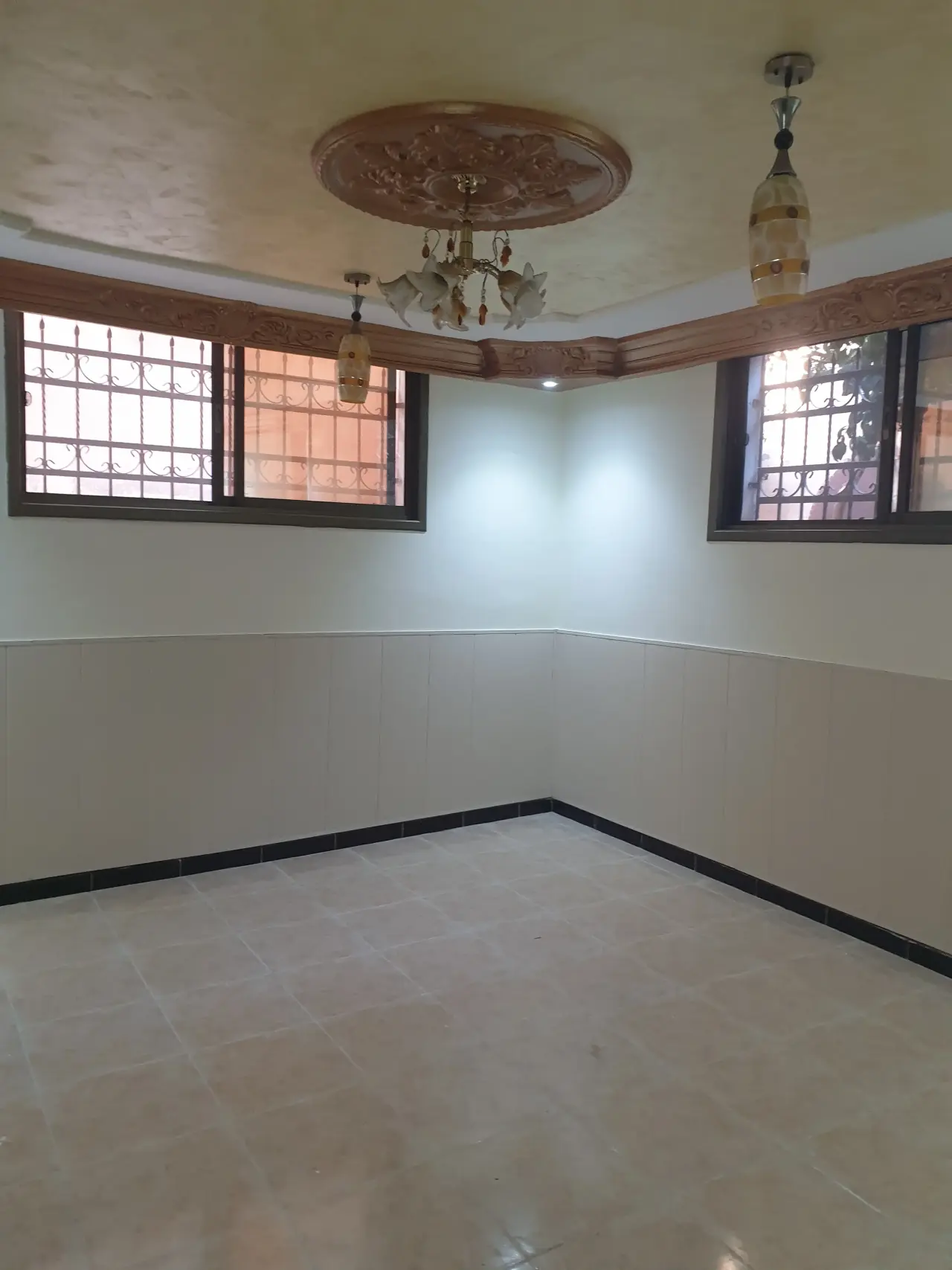 Family 150 m² 3-room apartment for rent on Al Quds Street, Irbid