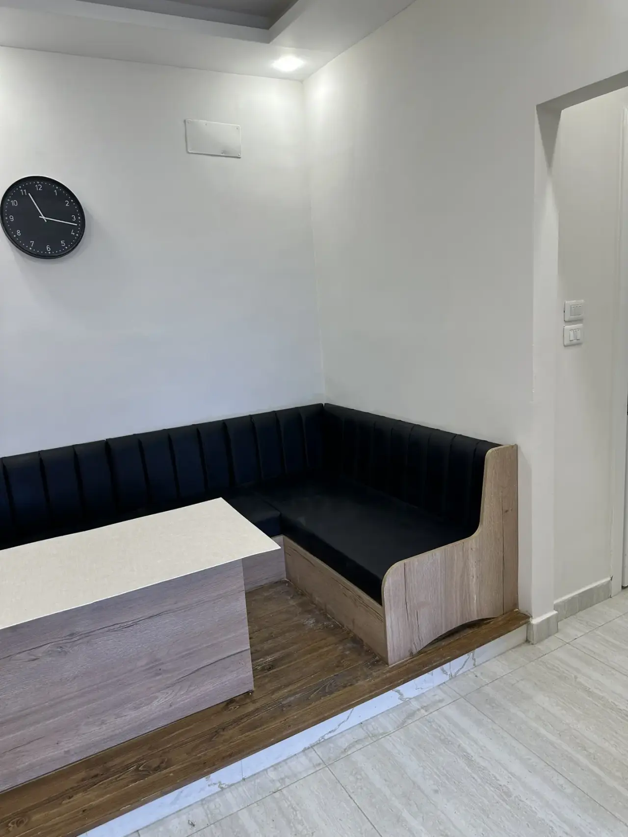 New 240 m² 4-bedroom apartment with roof terrace for rent near King Abdullah II Gardens, Irbid