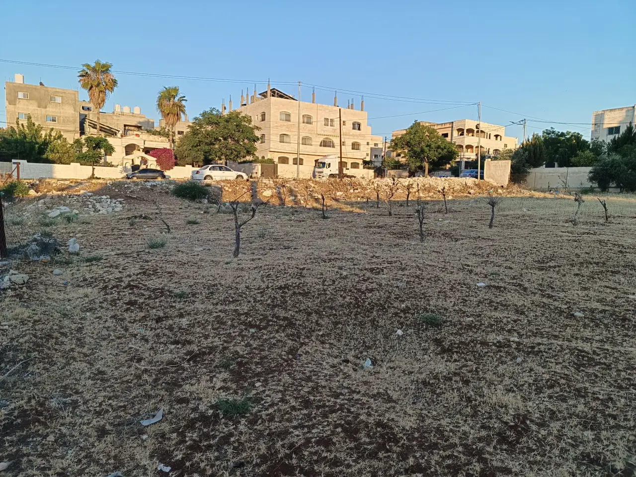 700 m² residential plot for sale in Honaina on Al Qadisiyah Street, from the owner