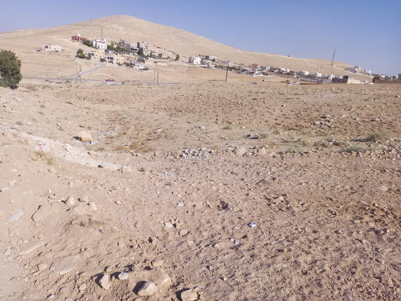 500 m² residential plot for sale in Ar-Ruhayl, Zarqa, near the main road