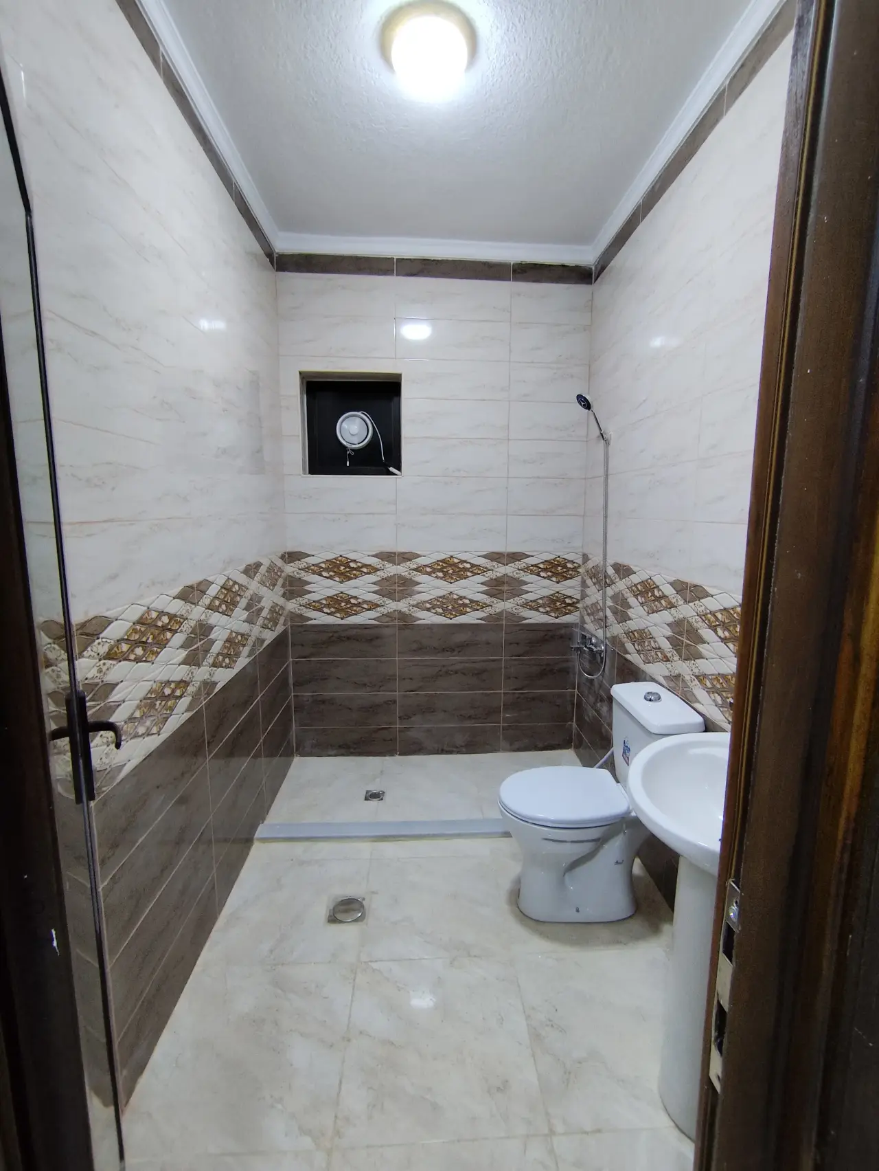 شقة للبيع في Jabal El Shamali Rusaifeh – صورة 14