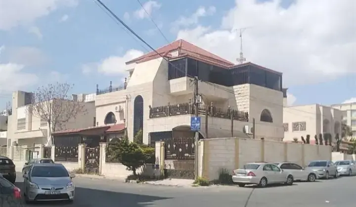 Um Al Summaq furnished 750 m² villa, by the day, week, month or year from the owner