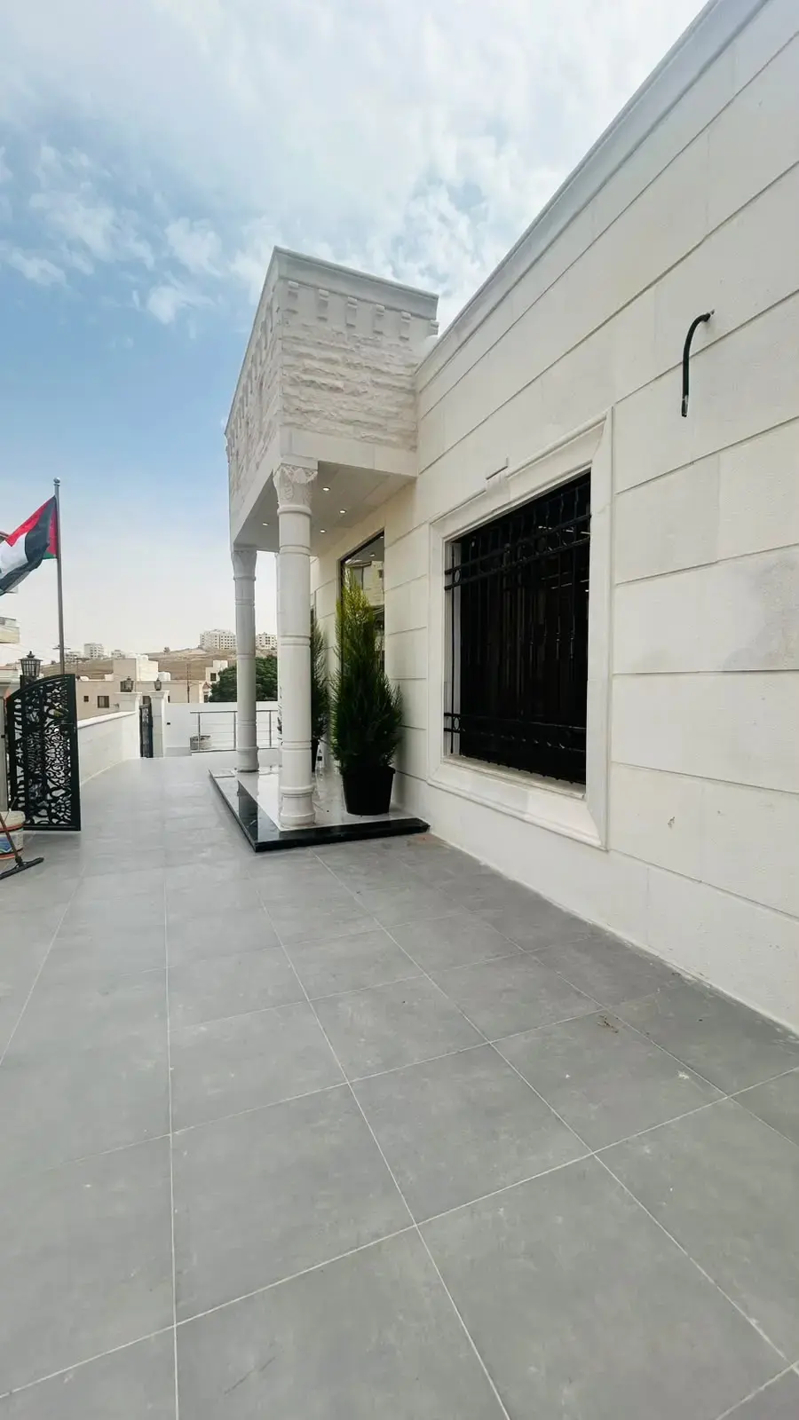 في حي الضياء بأبو نصير، فيلا جديدة بطابق واحد لم تسكن