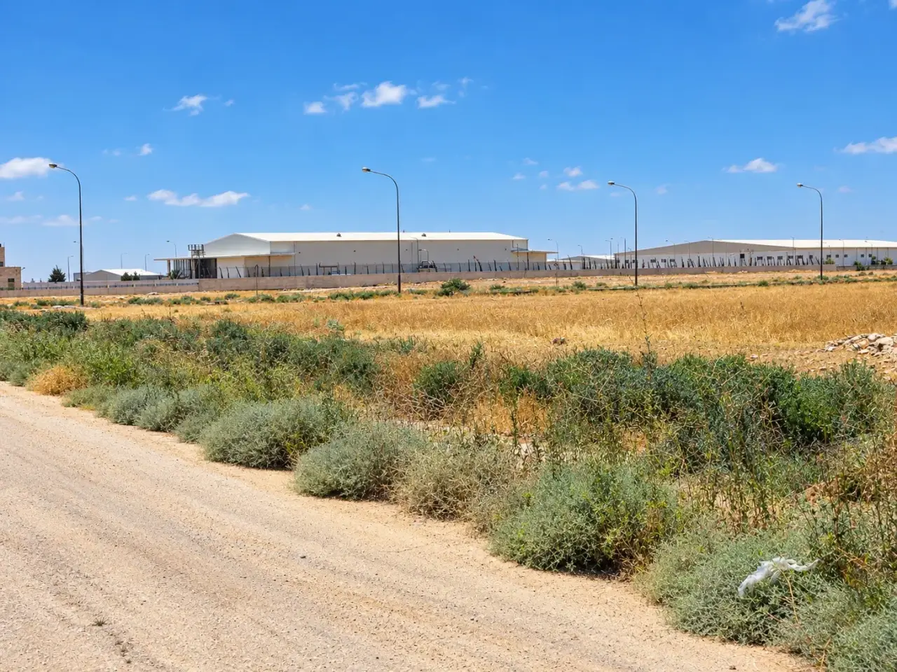 Behind the airport in Al-Quneitirah: industrial plots of 1 to 5 dunums