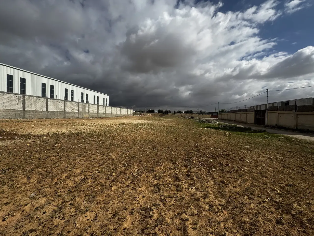 Land for rent in Al Mowaqar – photo 3