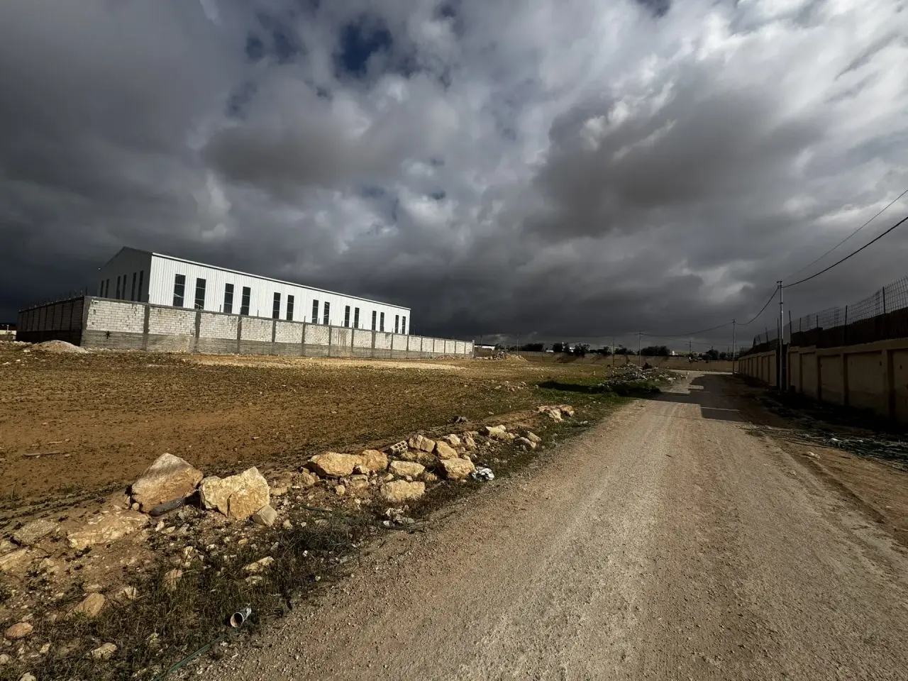 Land for rent in Al Mowaqar – photo 4