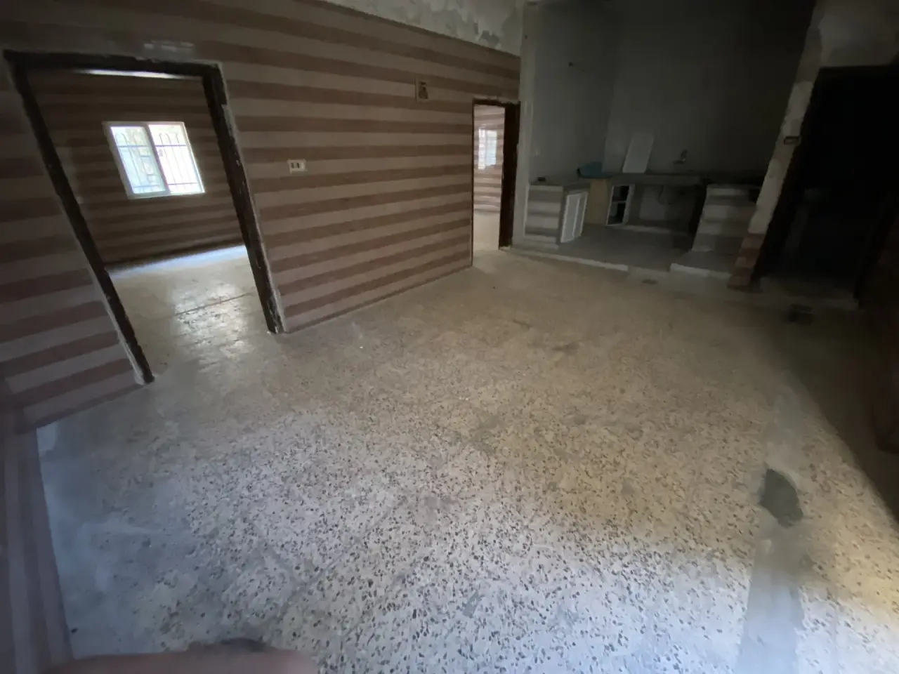 Own electricity and water meters: 120 m² ground-floor flat with 3 rooms in Zarqa