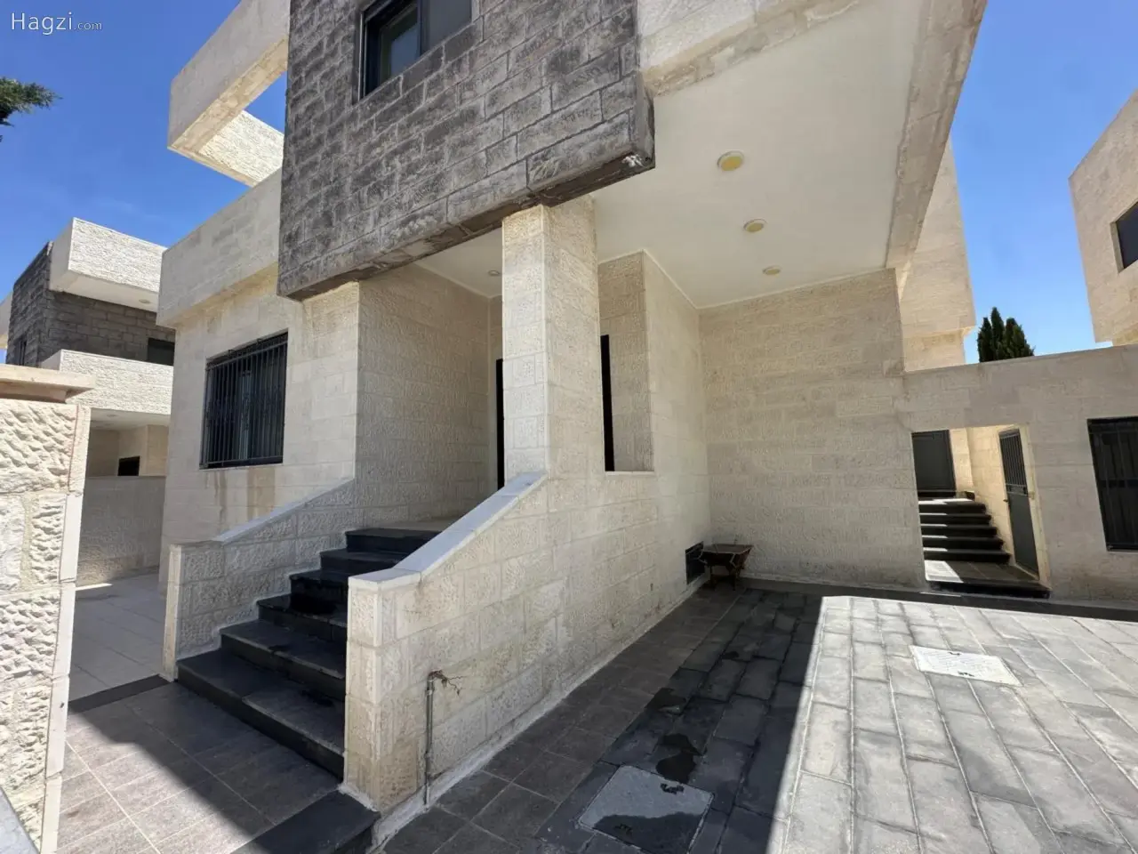 الصورة 2 من 12