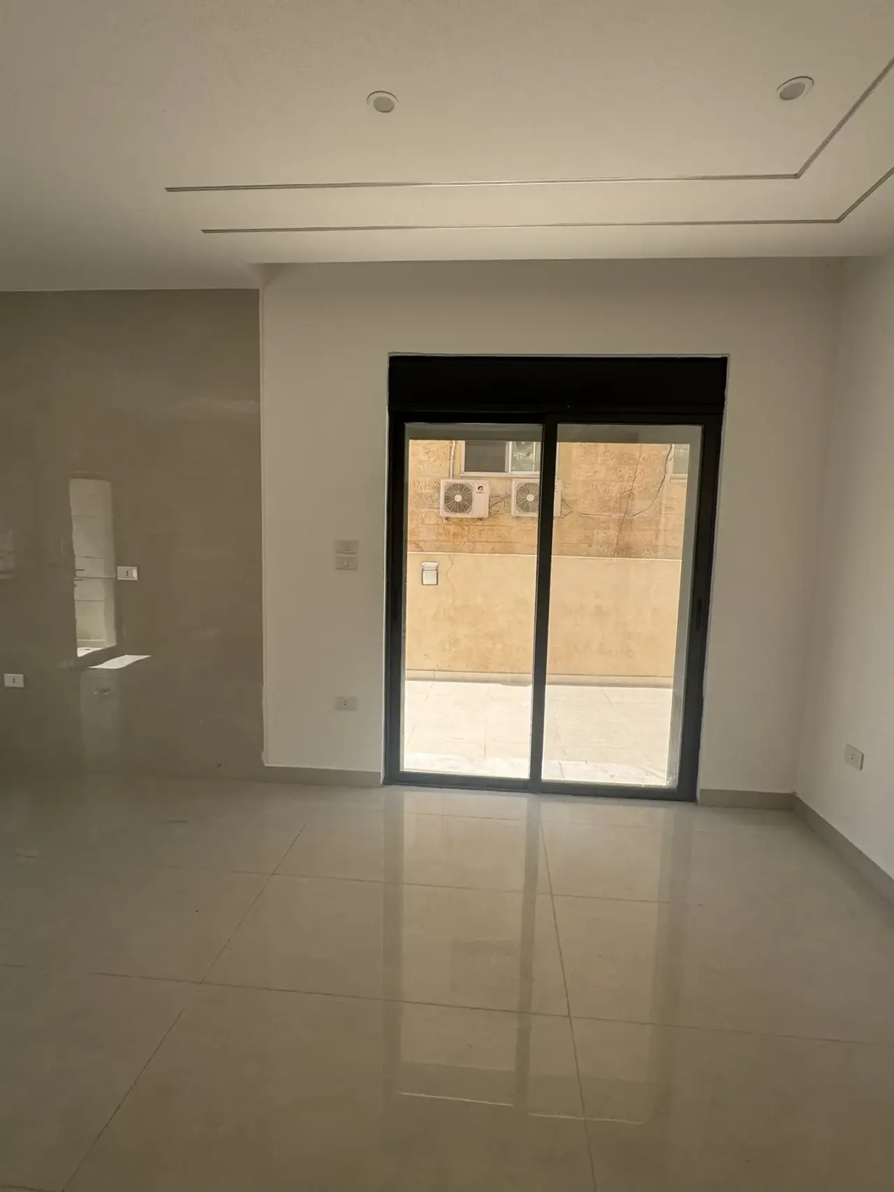 شقة شبه أرضية جديدة لم تُسكن في ضاحية الياسمين، 145 م²