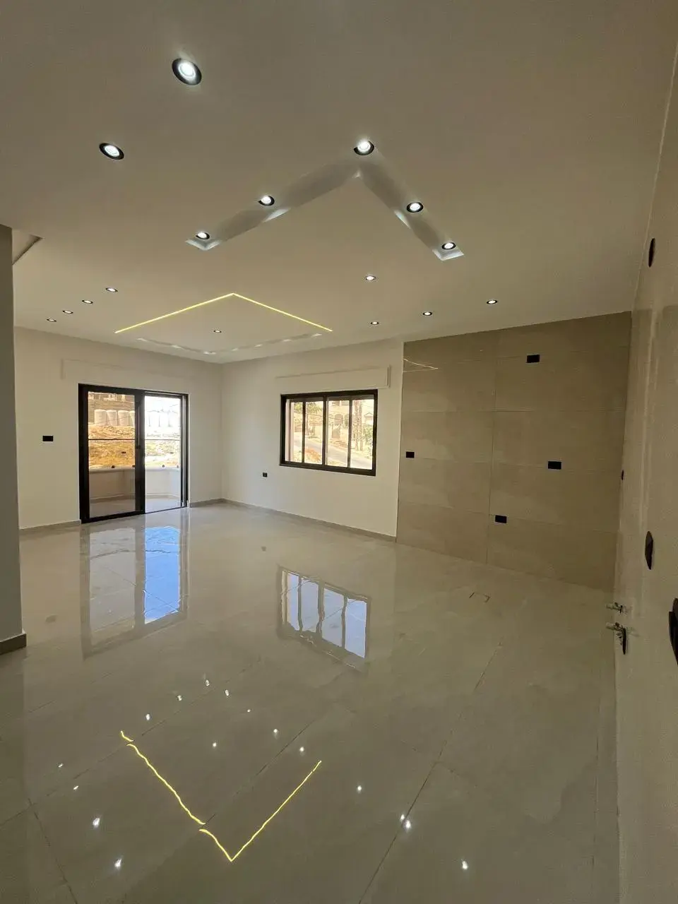 From the owner in Dahiet Al Ameer Ali: new 175 m² apartment with terrace