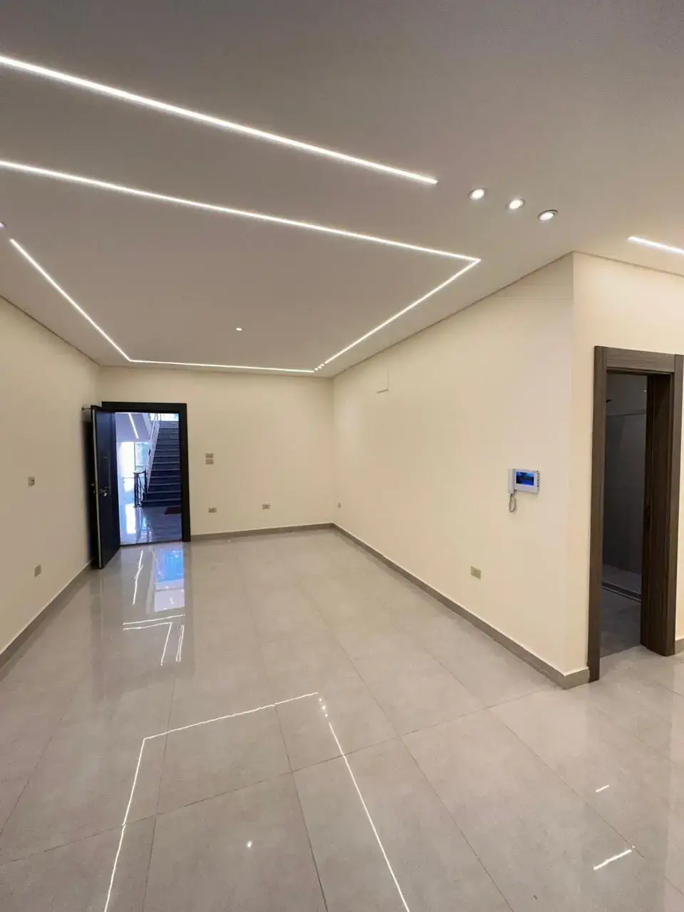 140 m² garden with a new ground-floor flat near Airport Road, Dahiet Al Ameer Ali