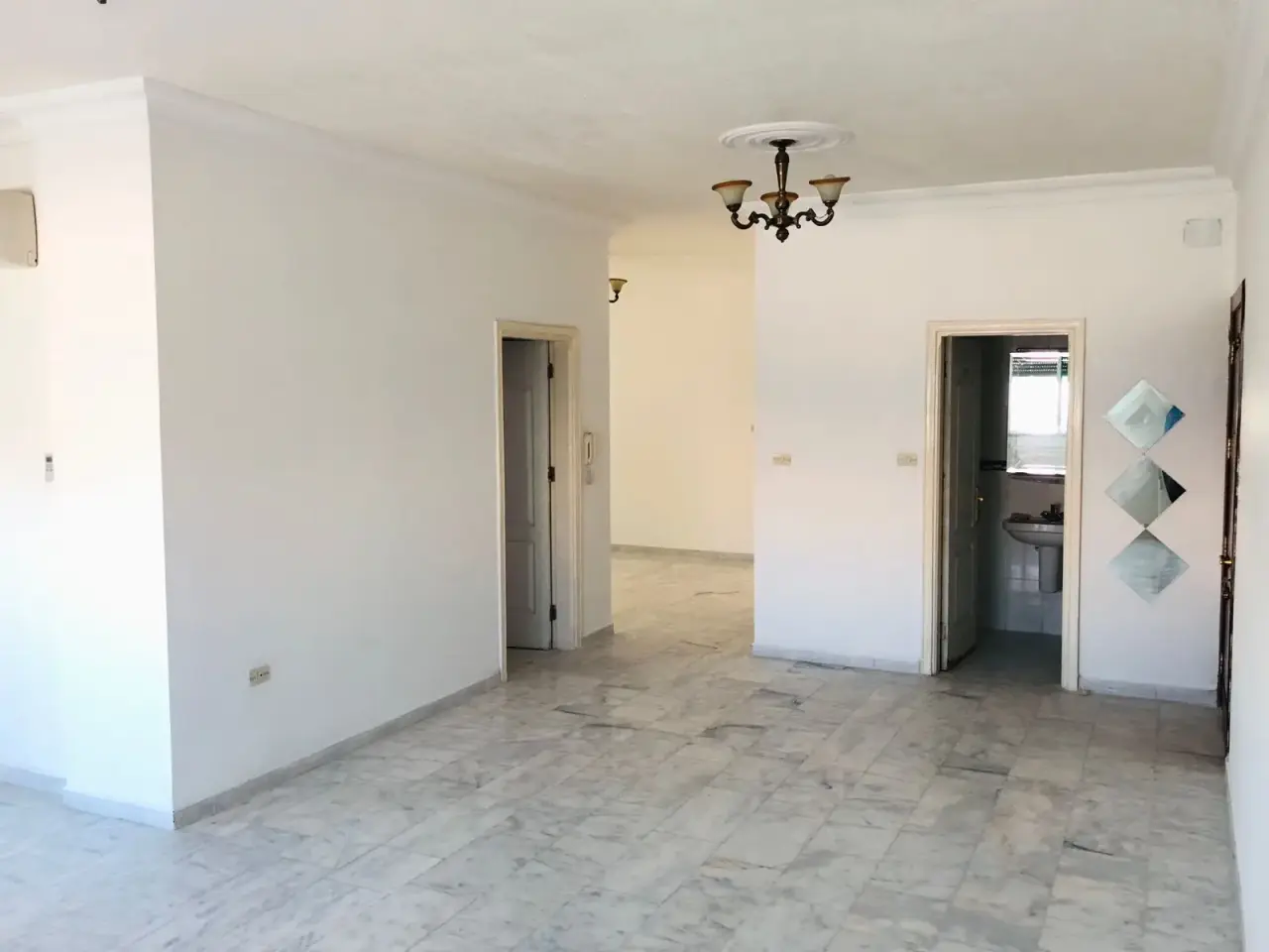 Al Shaab Street flat in Al Jandaweel, 166 m² on the first floor