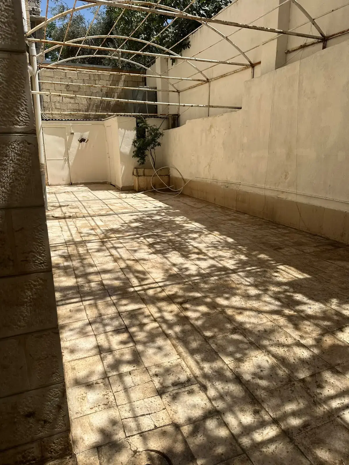 Apartment for sale in Jabal Al Hussain – photo 3