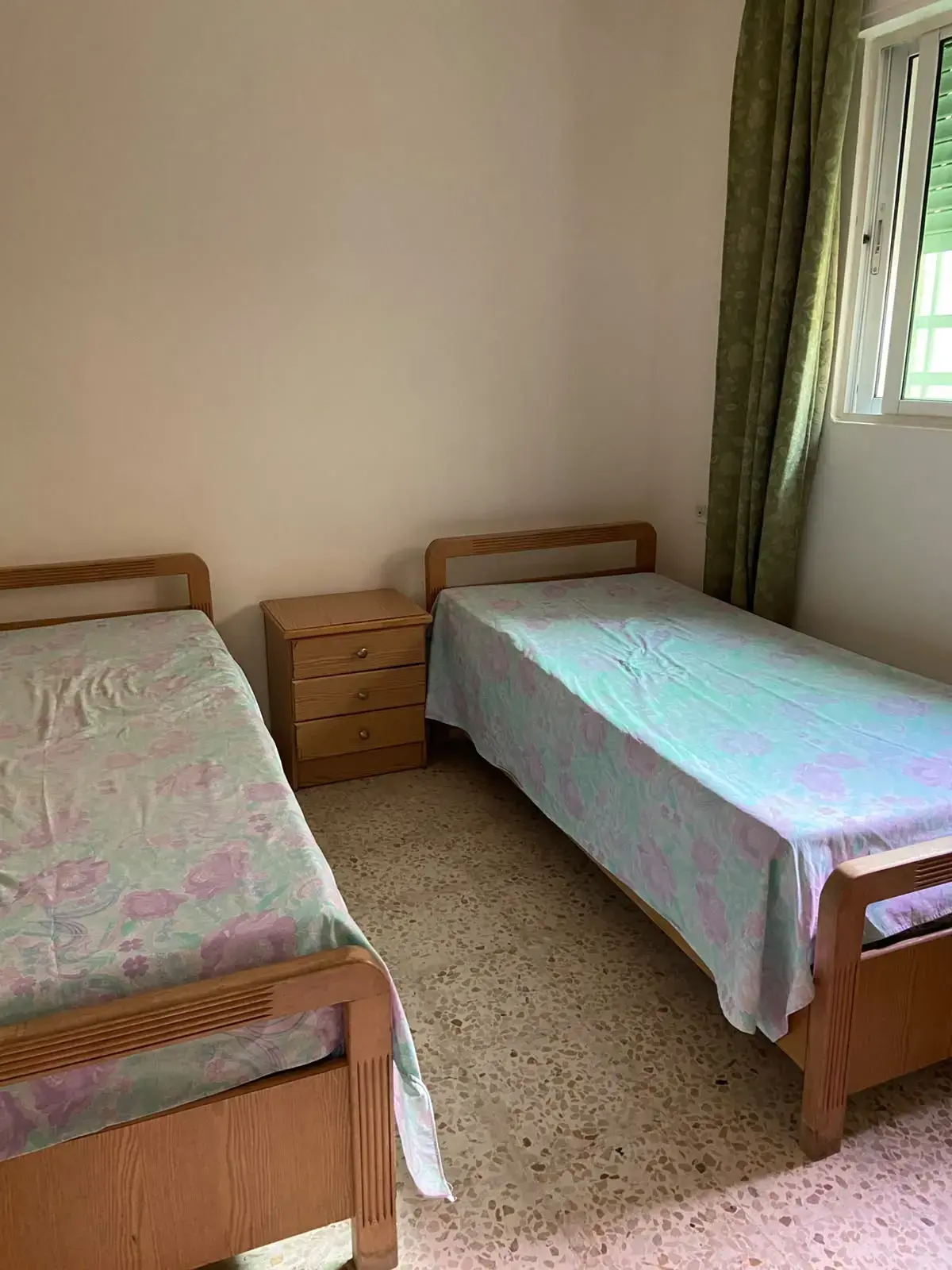 Apartment for sale in Jabal Al Hussain – photo 4