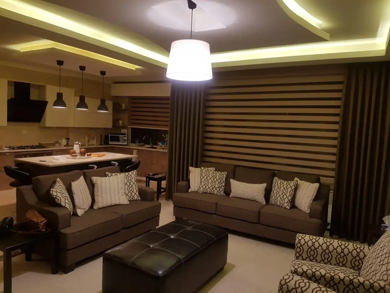 193 m² apartment with fitted 120 m² private roof for sale in Al Bnayyat
