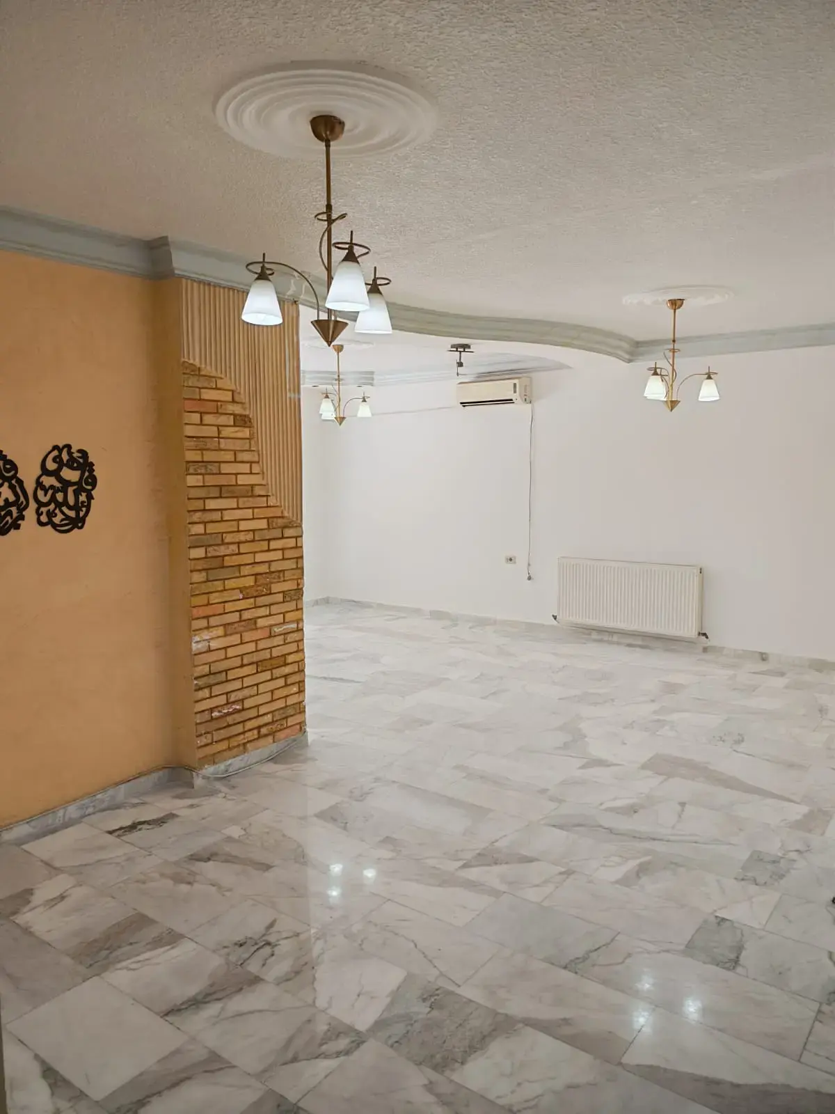 Al Gardens raised semi-ground flat with a 90 m² private terrace