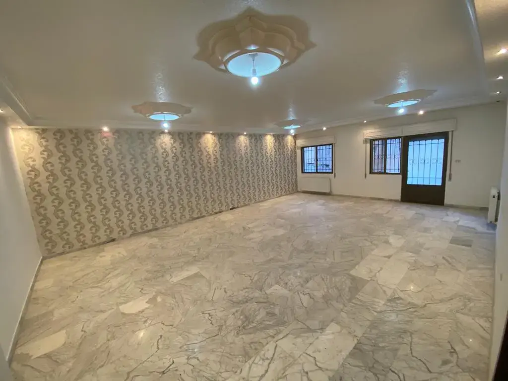 Al Kursi lower floor of 231 m² with separate entrance and 4 bedrooms
