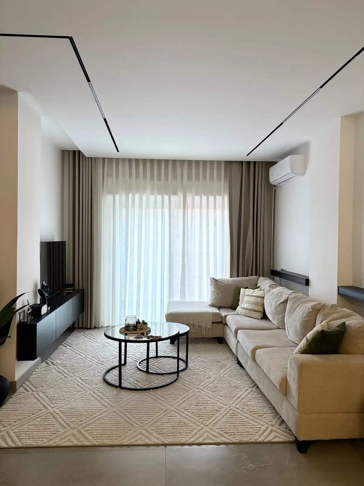 Cash sale: top-floor 127 m² flat with two terraces in Al Kursi