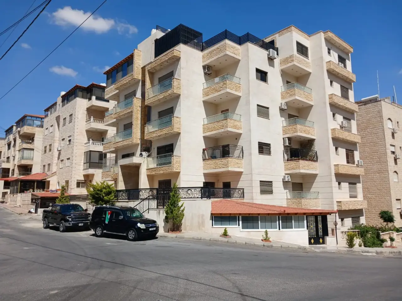 Super deluxe 175 m² apartment on two streets for sale in Dahyet Al Rasheed