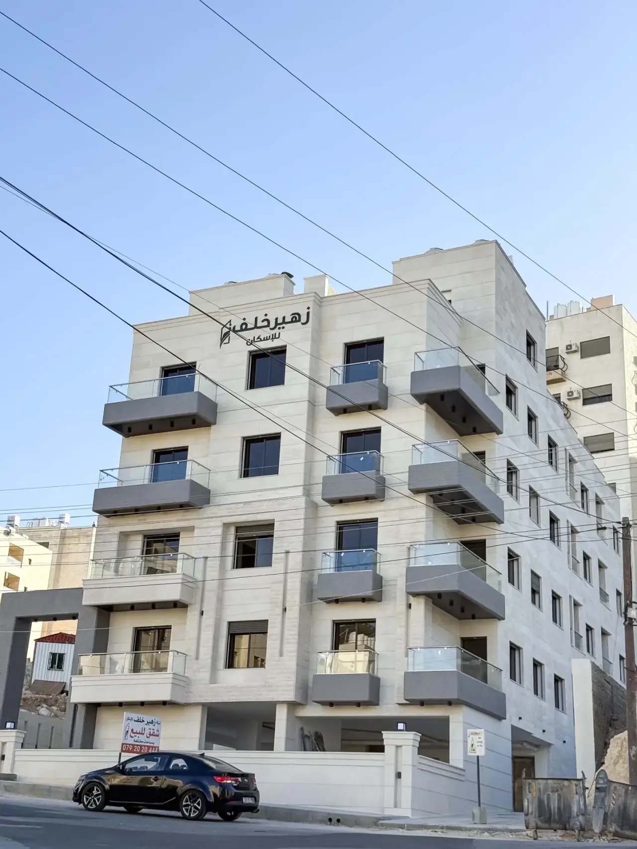 على شارع الجامعة مقابل المستشفى، شقة استثمارية جديدة بغرفتي نوم