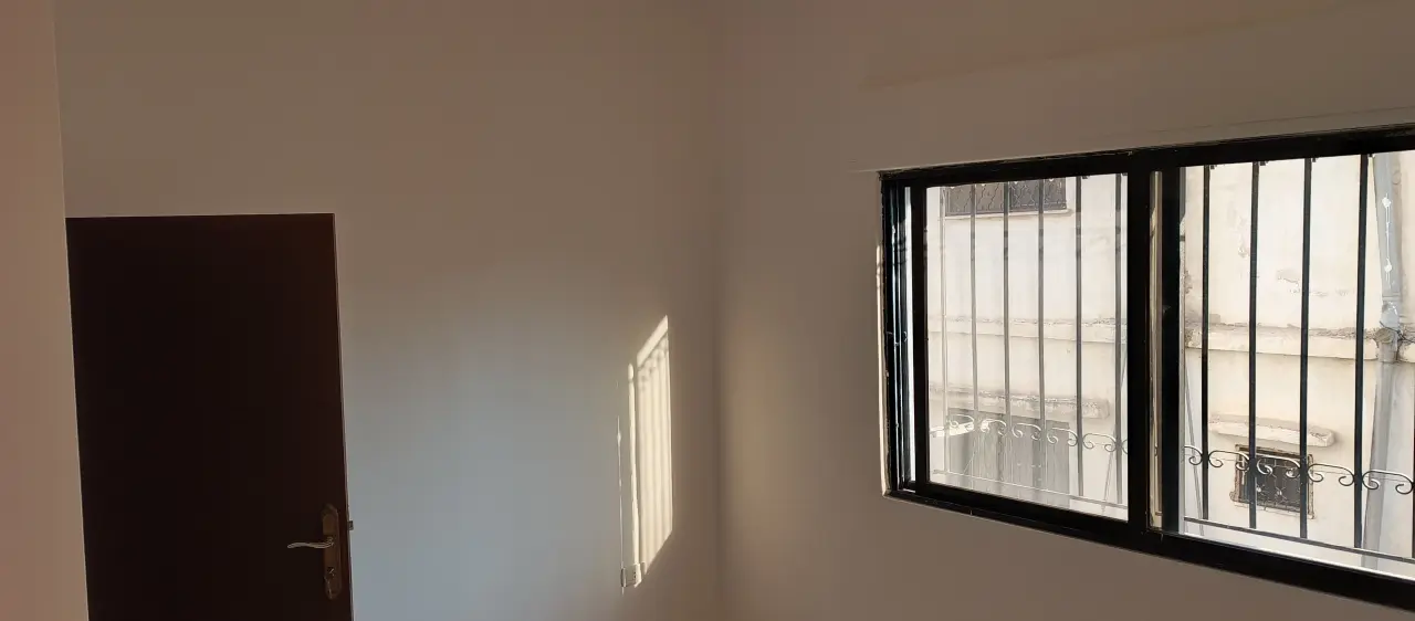 Quiet second-floor flat of 140 m² in Al Darbiyat, Abu Al-Sous, sold by the owner