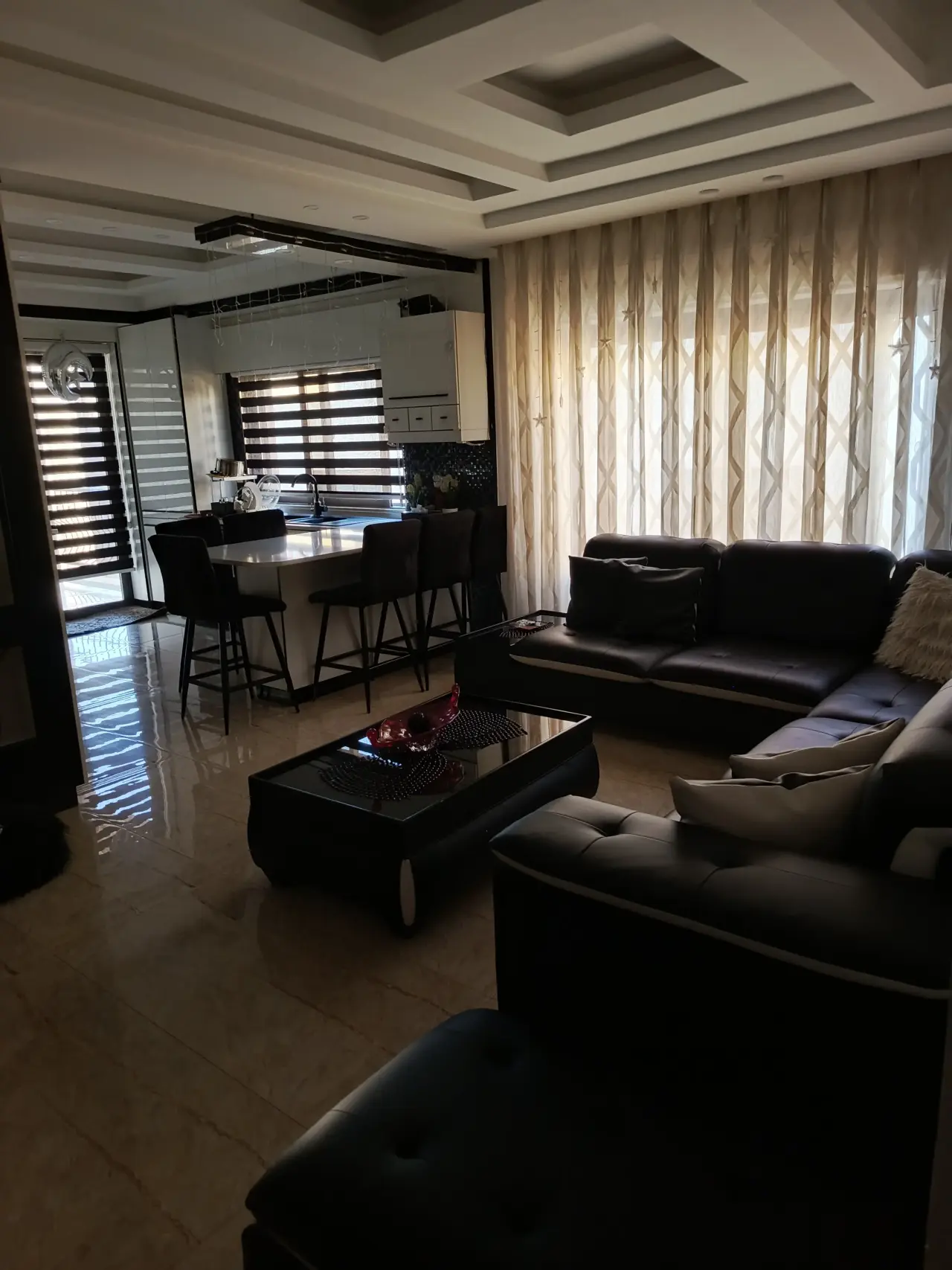 Separate 120 m² roof with a 172 m² top-floor apartment in Naour, for sale