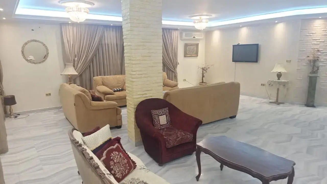 Abdoun Bridge views from a furnished 204 m² flat at the 5th Circle