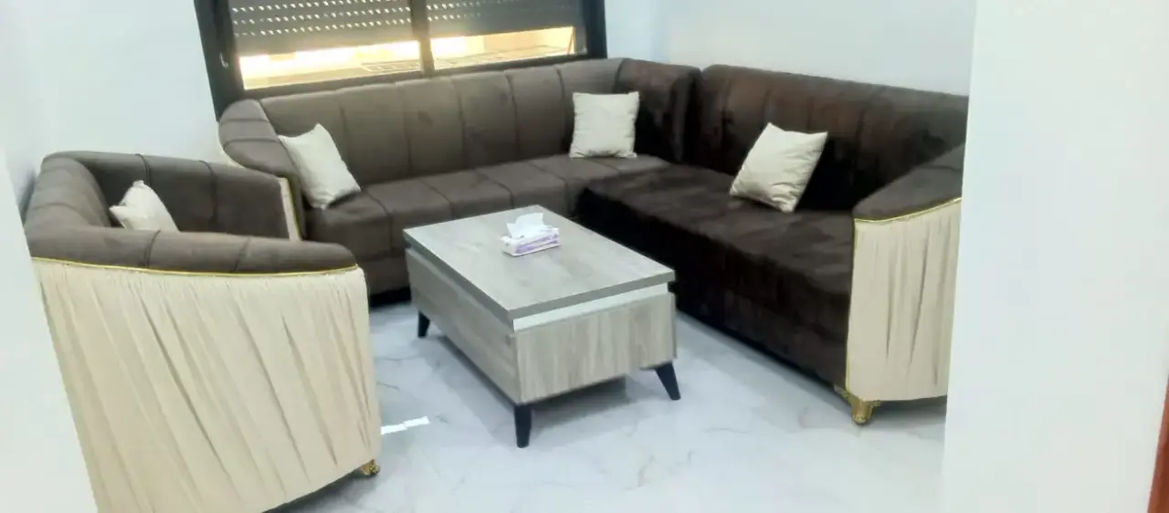 Daily, weekly or monthly: new furnished 3-bed flat in Tabarbour