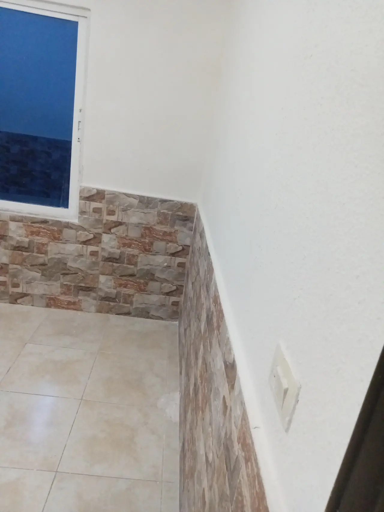 Apartment for rent in Jabal Al Hussain – photo 3