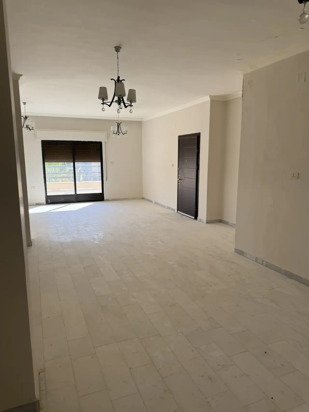 360° views over Amman from a roof apartment near the 5th Circle, Wadi Saqra, for rent