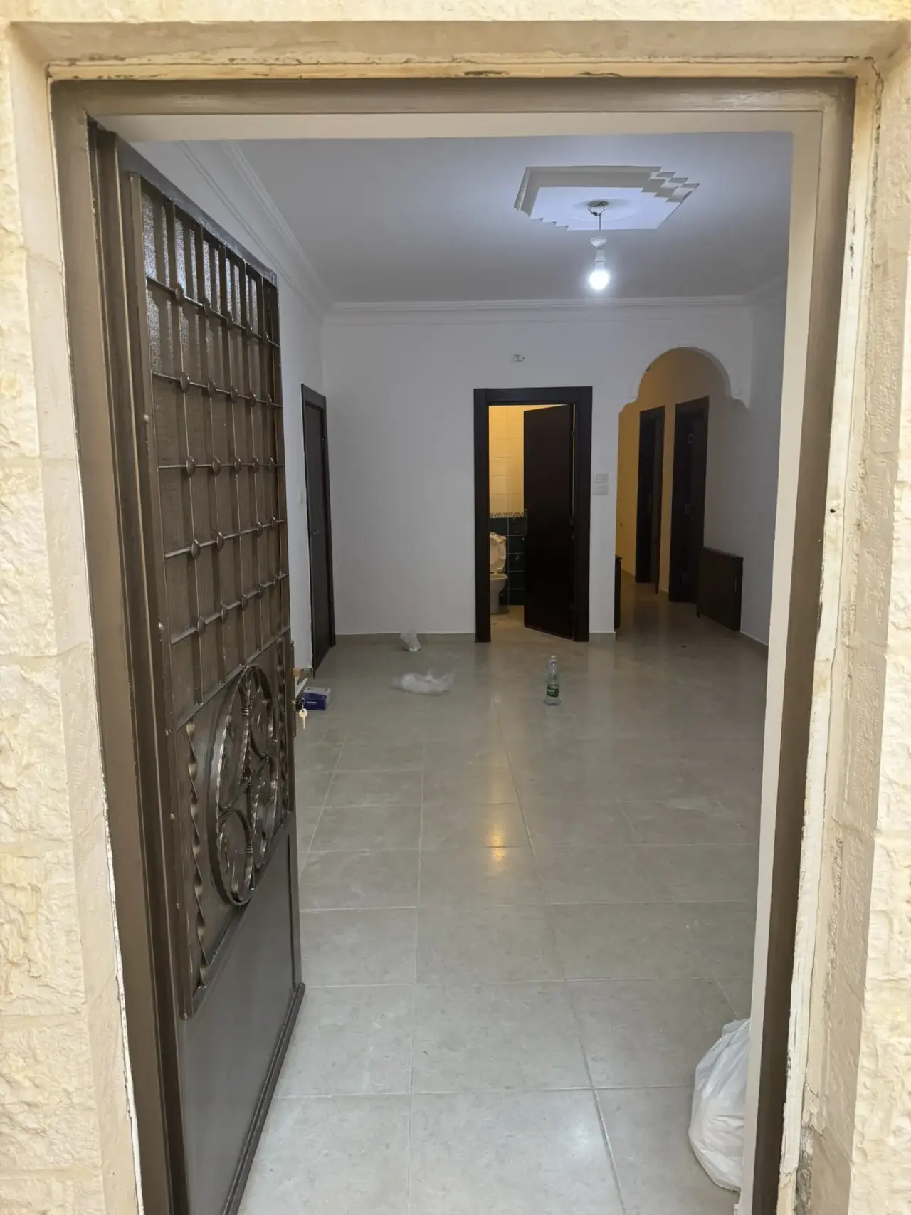 Near Dallah Circle, Marj Al Hamam: semi-ground 120 m² flat with two entrances