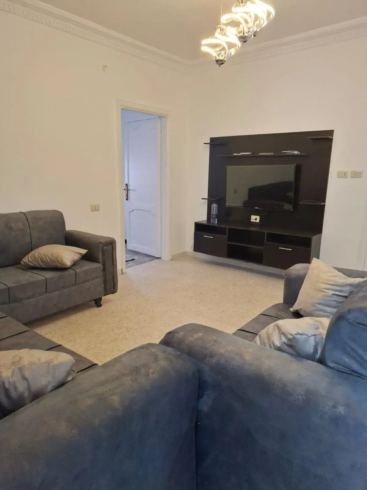 Near Al Jundi Circle, Marj Al Hamam: furnished 3-bedroom flat for female students or families
