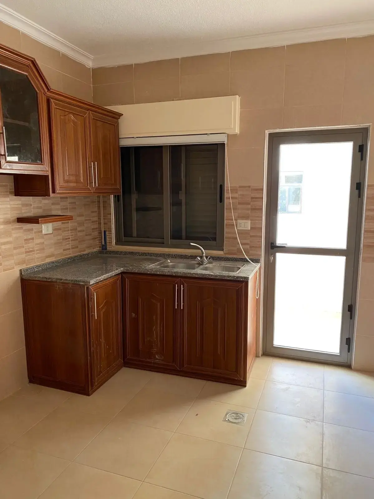 Apartment for rent in Marj Al Hamam – photo 8
