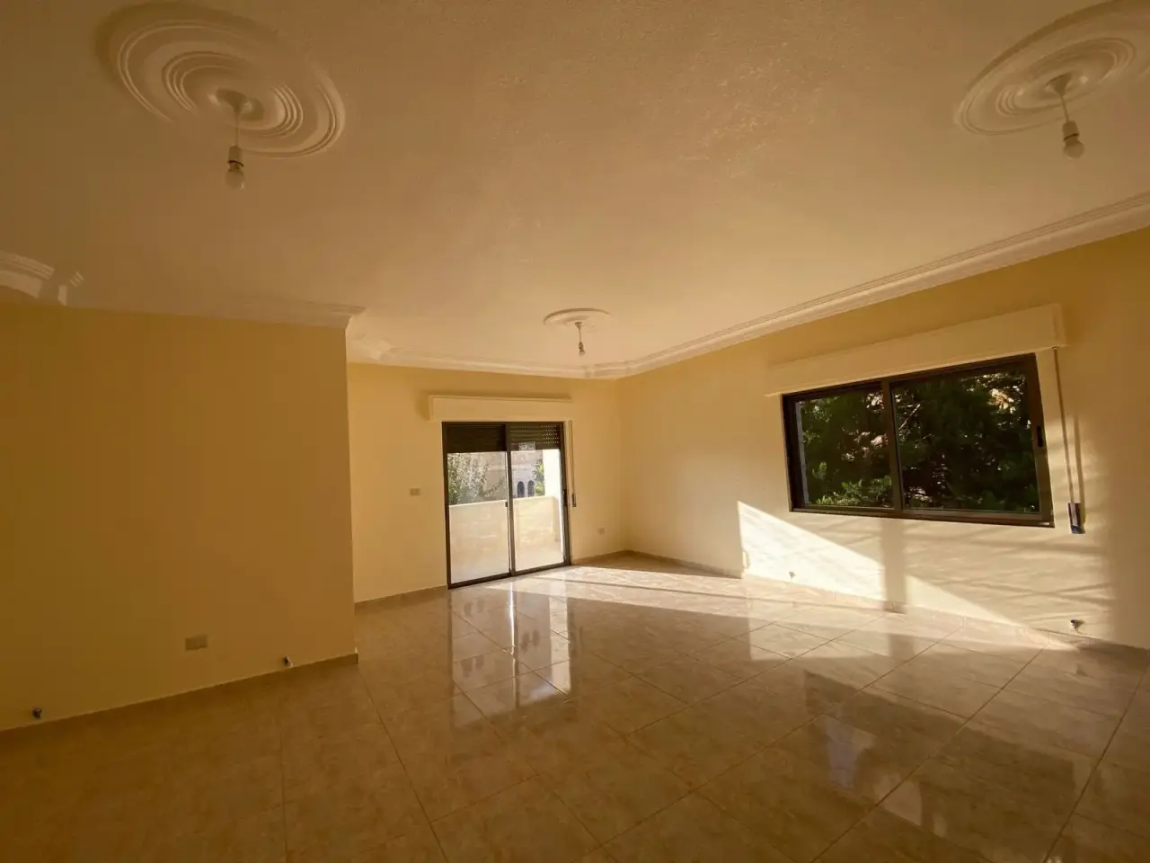 Services included: 170 m² three-bedroom flat with lift for rent in Marj Al Hamam