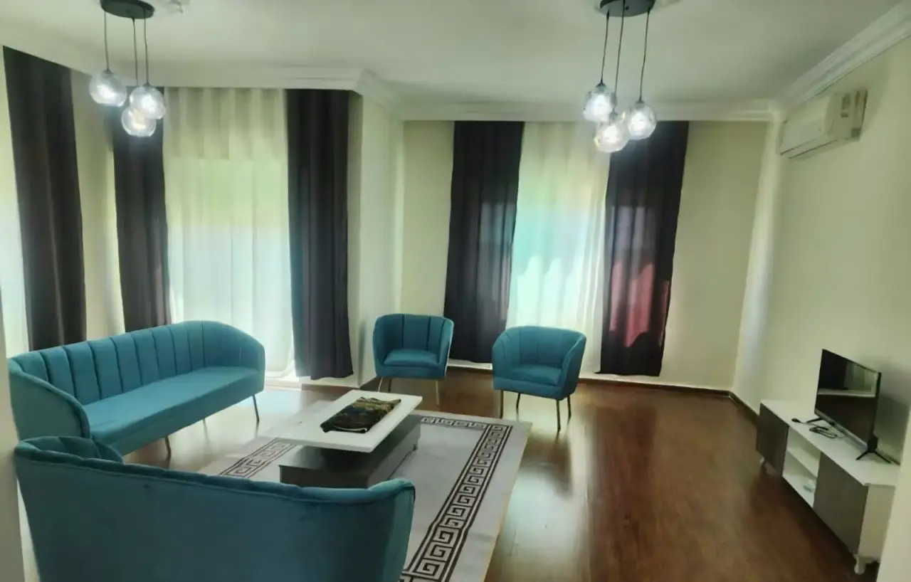 Al Jundi Circle, Marj Al Hamam: furnished 3-bed flat with two private parking spaces