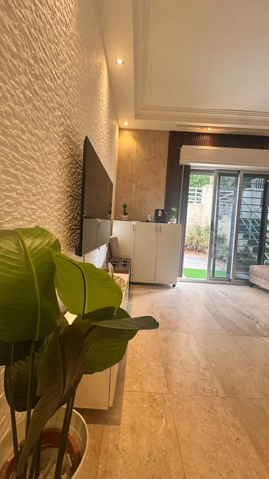 Apartment for rent in Dahyet Al Nakheel – photo 6