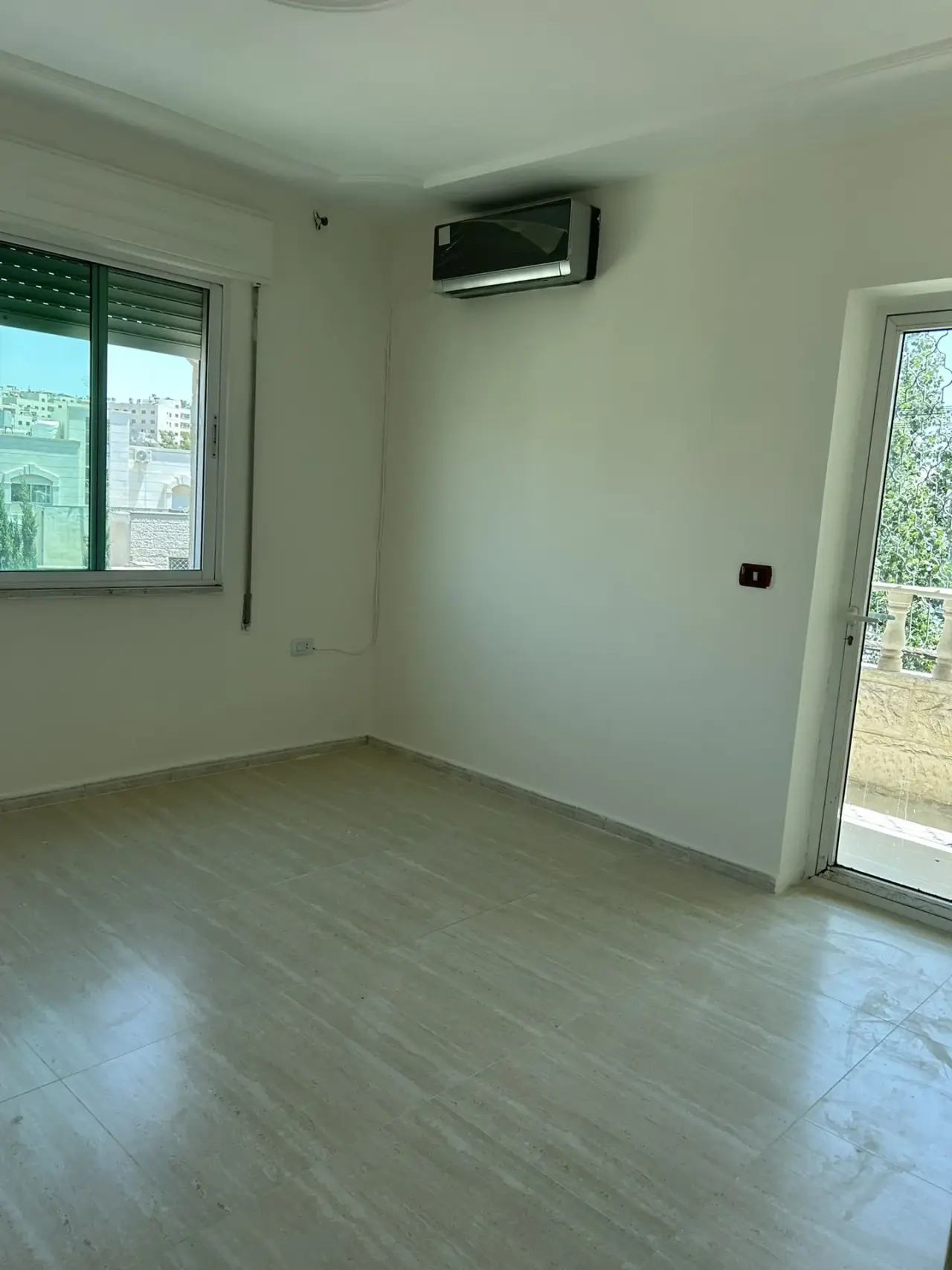 Apartment for rent in Dahyet Al Nakheel – photo 2