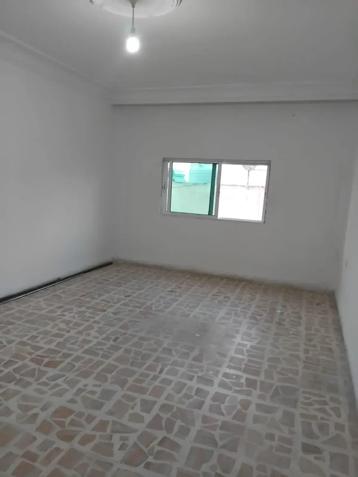 Separate meters, 3 bedrooms, 160 m²: apartment for rent in Marka Al Shamaliya