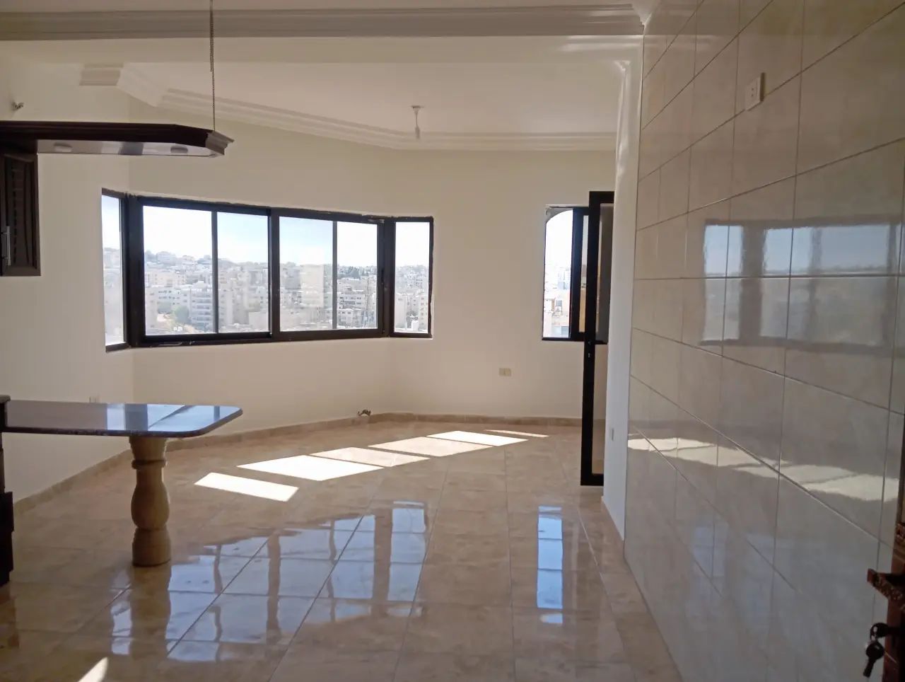 Gardens two-bedroom flat for rent, 115 m² with a new kitchen