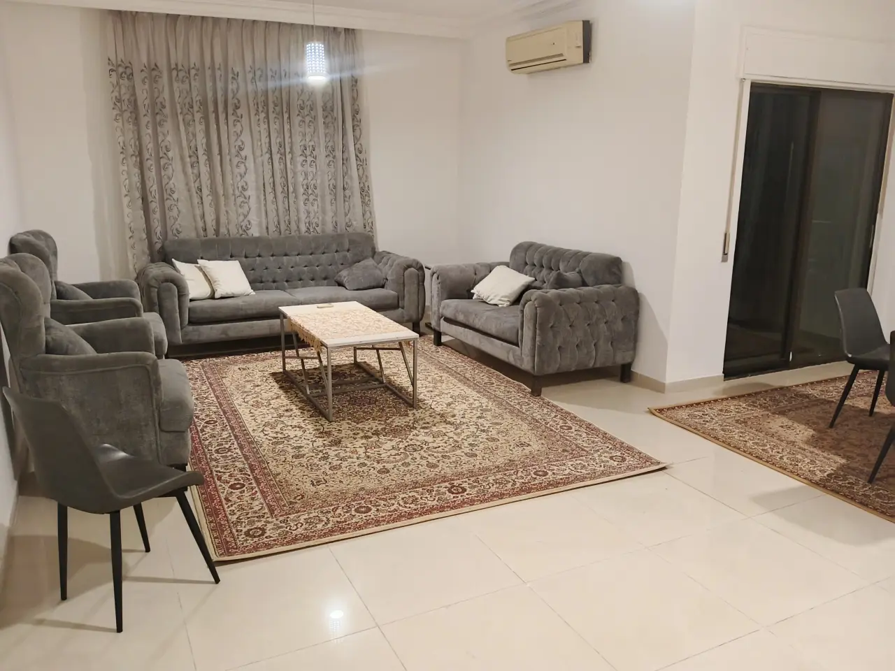 Apartment for rent in Gardens Street – photo 3
