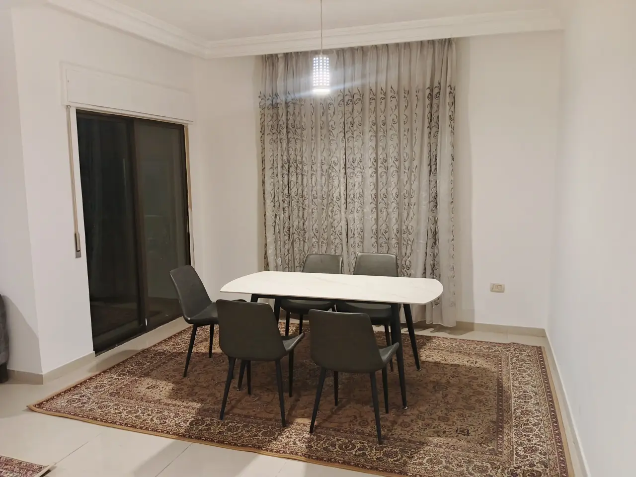 Apartment for rent in Gardens Street – photo 2