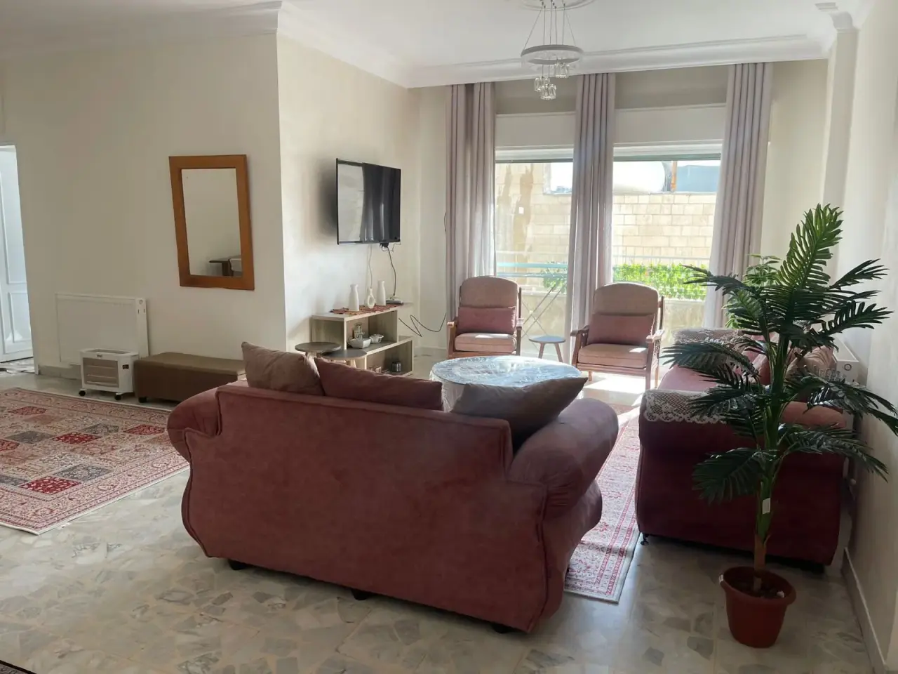 Apartment for rent in Gardens Street – photo 2