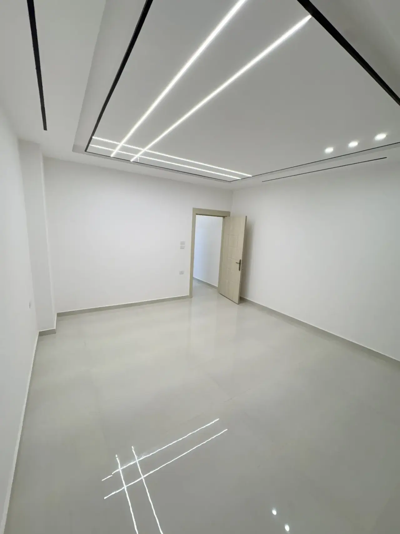 Beside Applied Science University in Shafa Badran, new high-spec 150 m² apartment