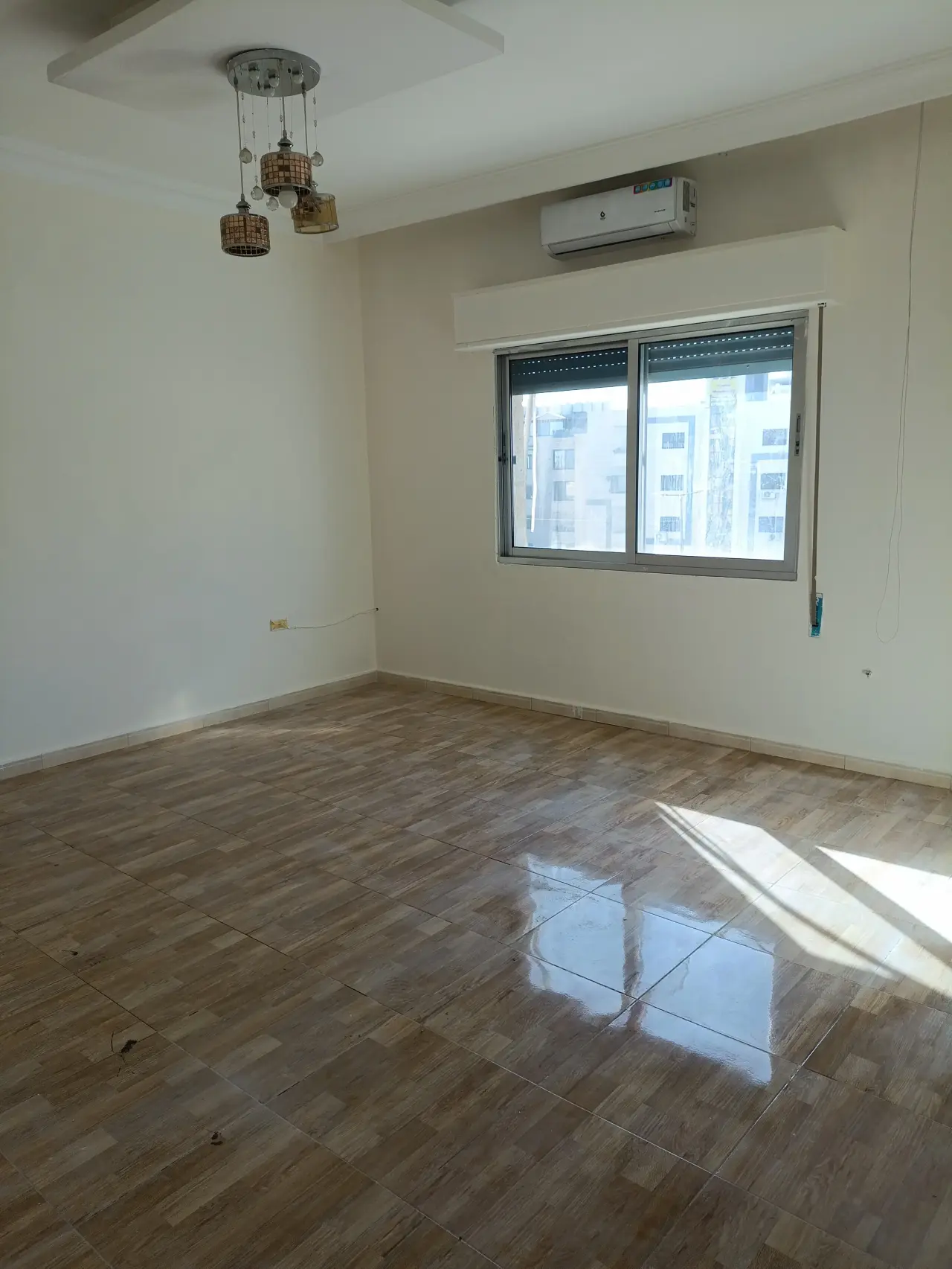 Um Zuwaytina, Shafa Badran: 150 m² flat overlooking Applied Science University