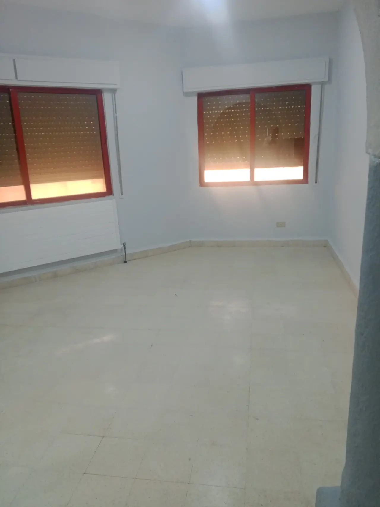 Overlooking Sarh Al Shaheed Street, 150 m² 3-bedroom flat for rent in Dahyet Al Ameer Hasan