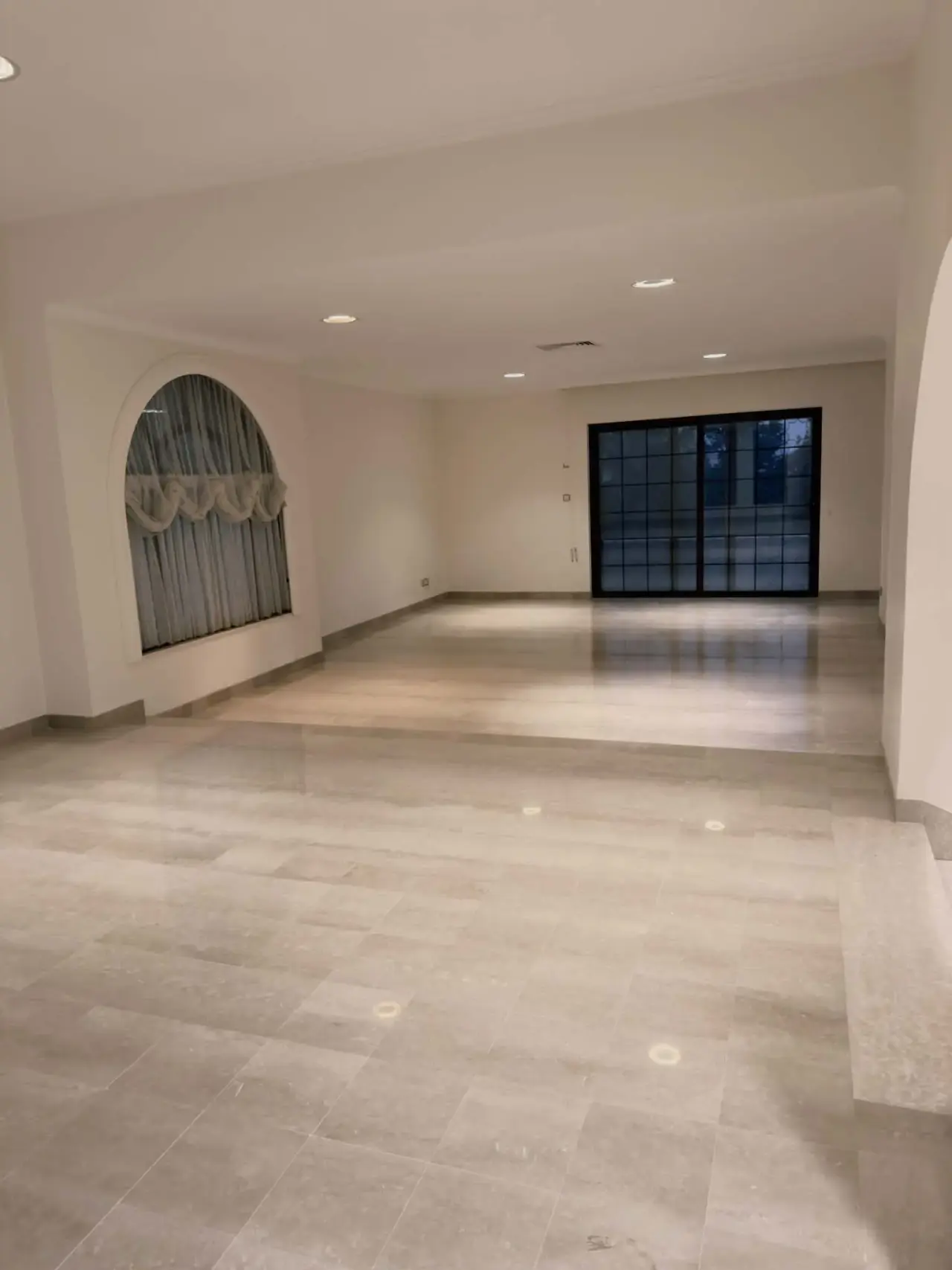 Villa for sale in Al Jubayha – photo 4