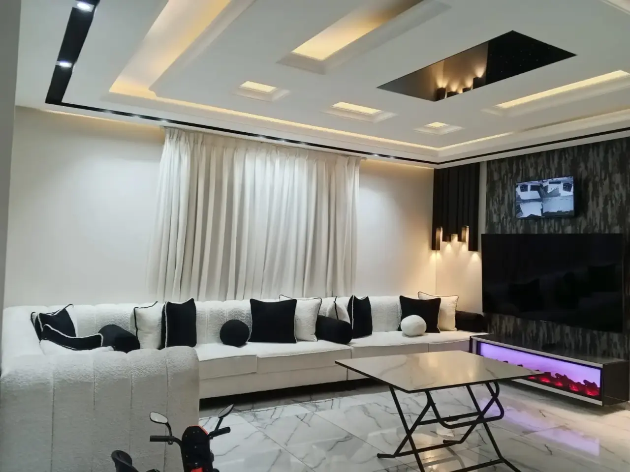 Tla' Al Najjar, Abu Alanda: new semi-detached duplex villa with 3 master bedrooms