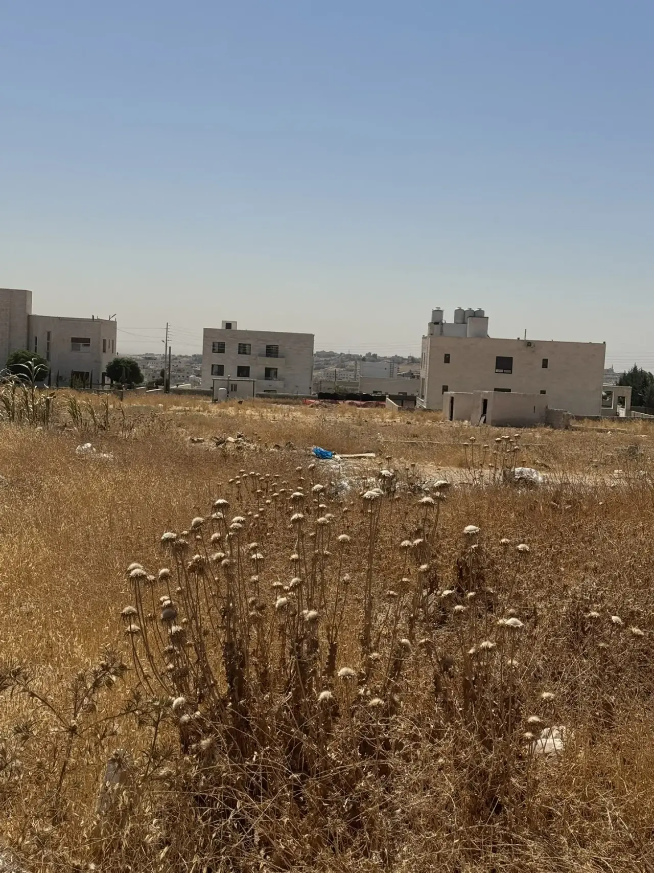 Room for two attached villas on a 900 m² Residential B plot in Al Jwaydeh