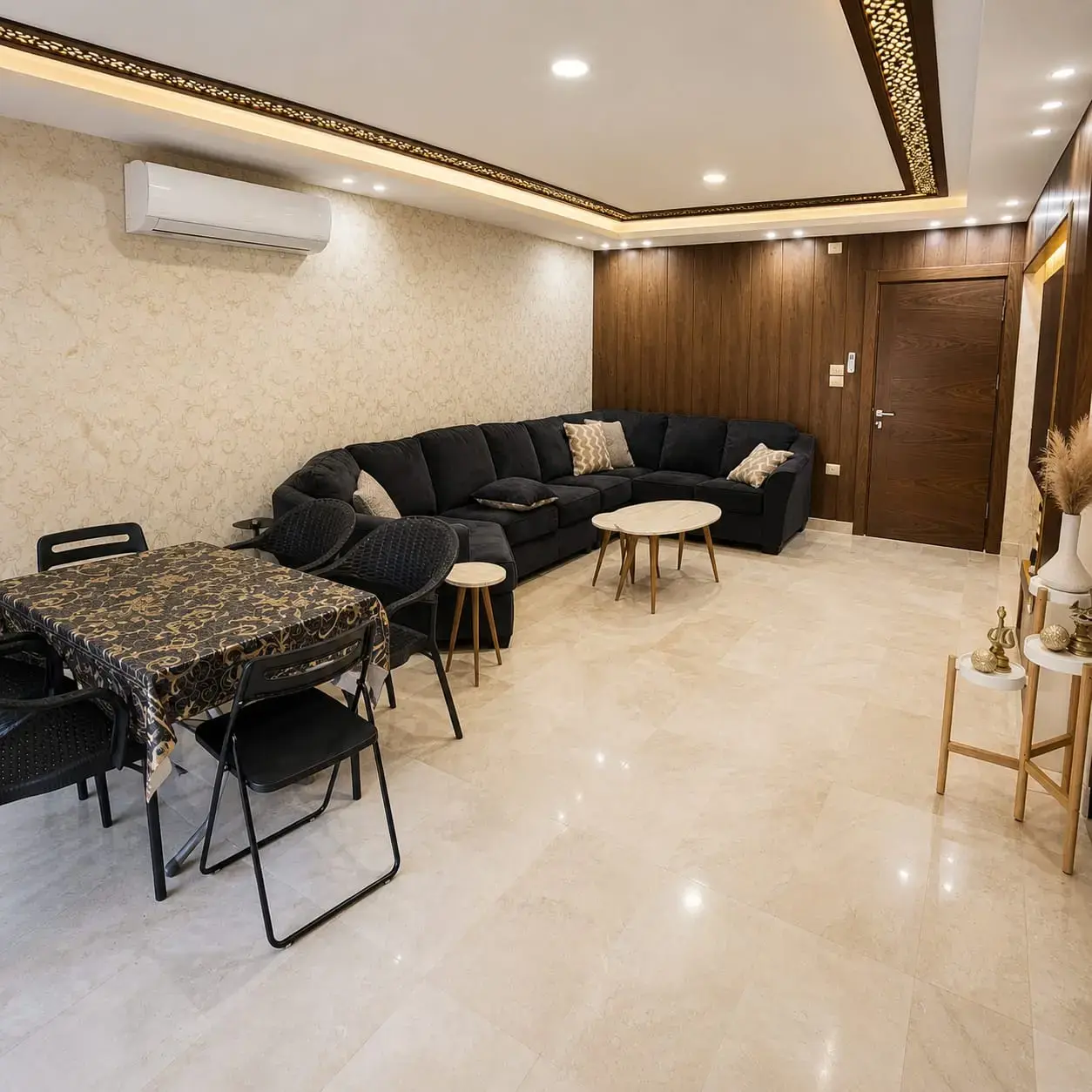 Semi-ground 200 m² apartment with 180 m² yard and BBQ for sale, Al Rahebat, Irbid