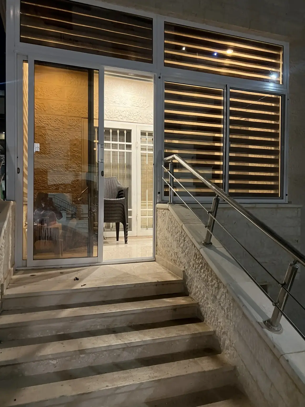 Private entrance and garage: furnished ground-floor rental in Al Rahebat, Irbid